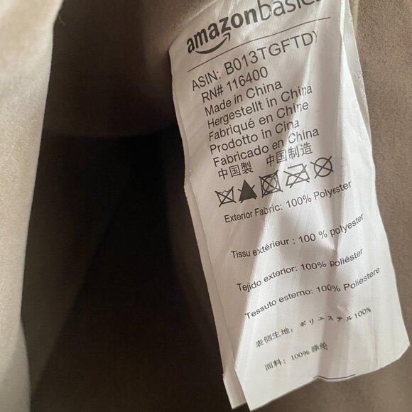 Amazon Basics Gray Felt MacBook Laptop Sleeve Case - Picture 7 of 9